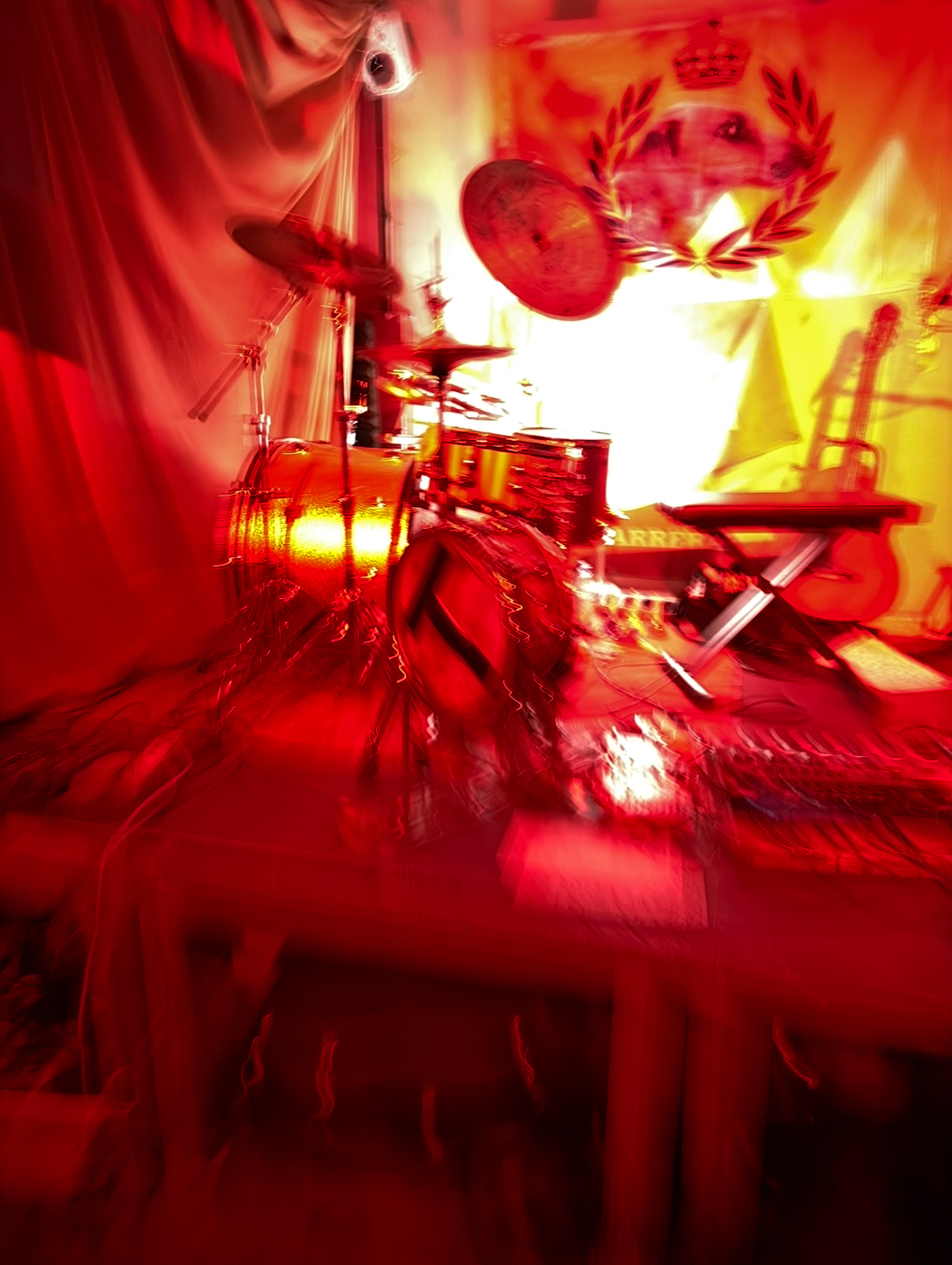 Foto aus dem Posh Teckel: Schlagzeug und Live-Musik