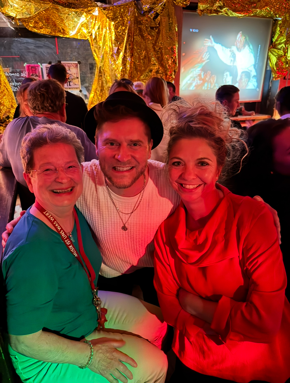 Foto aus dem Posh Teckel: Sing meinen Song – Foto 1